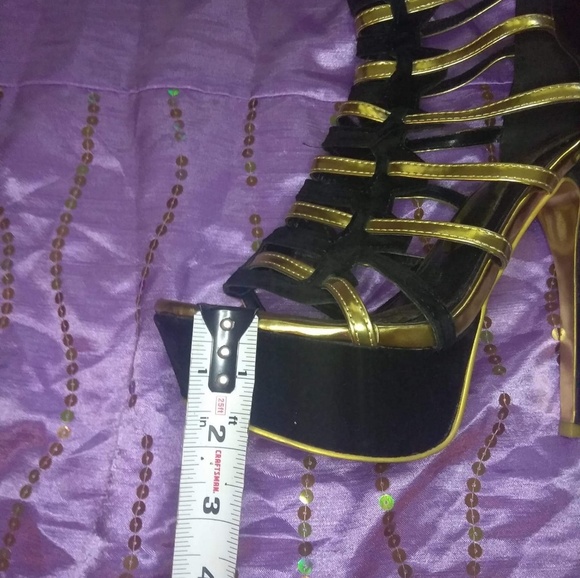 Heels - Picture 4 of 5